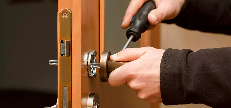 Semi Truck Locksmith Wallingford Center